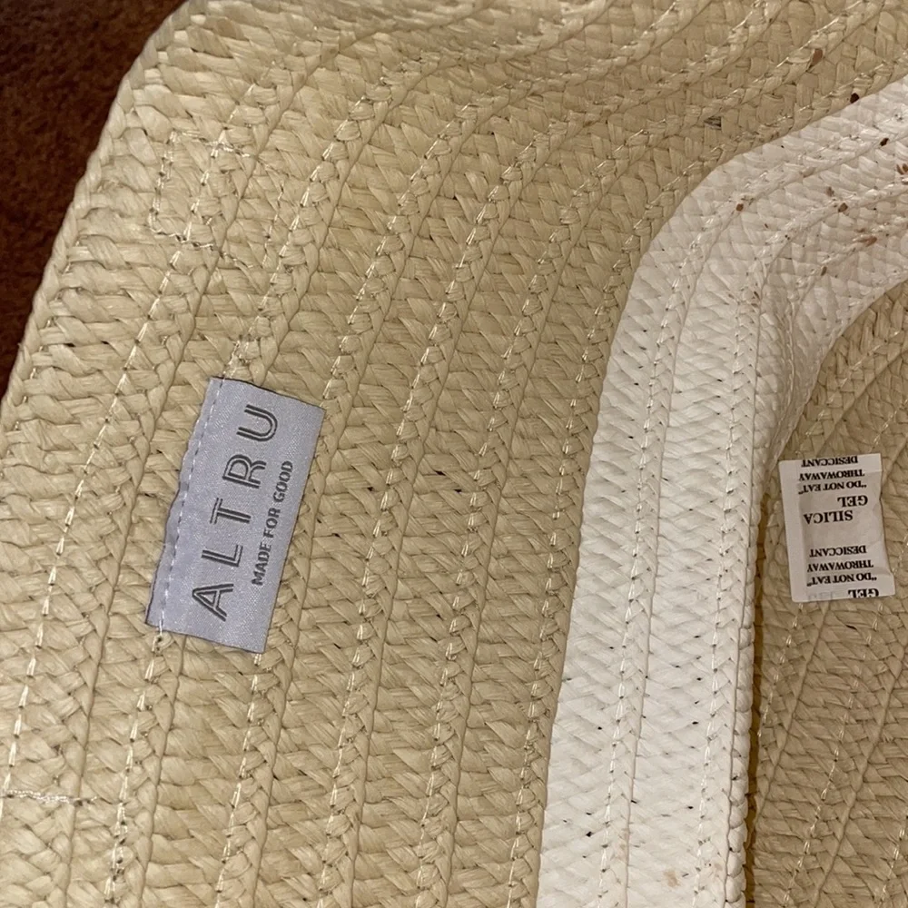 Altru Tote - Picture 8 of 8